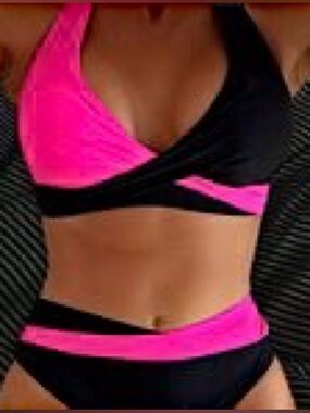 🆕Women's Pink and Black Bikini Swimwear. Size L. NWT.